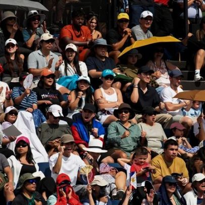 Australian Open revisa protocolos após filas durante jogo de Eala