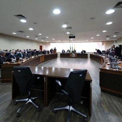 Oficial de Justiça de Rondônia recebe R$ 577 mil líquidos em dezembro