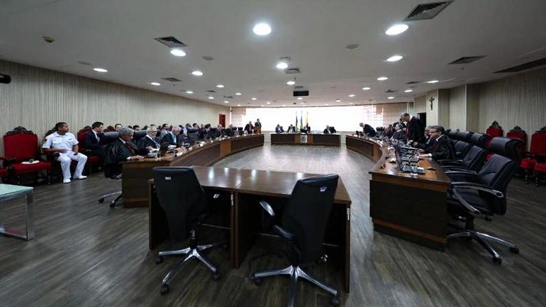 Oficial de Justiça de Rondônia recebe R$ 577 mil líquidos em dezembro