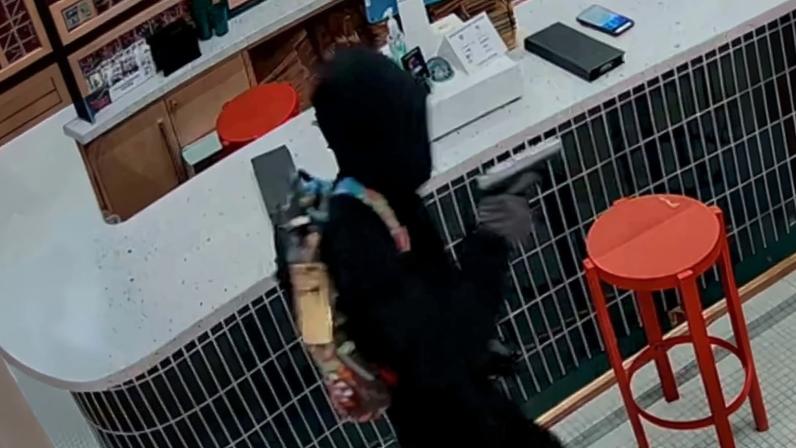 Primeiro evento da loja de cards Pokémon é interrompido por assaltantes armados