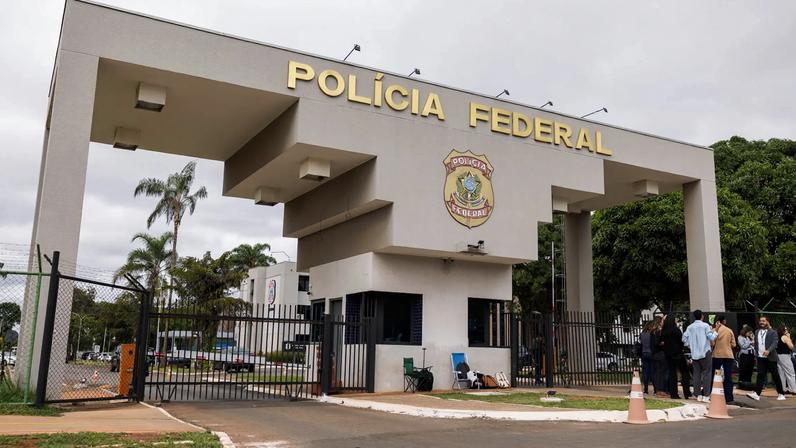 Superintendência da Polícia Federal em Brasília, onde Jair Bolsonaro está preso. (Foto: Vini Santa Rosa/EFE)