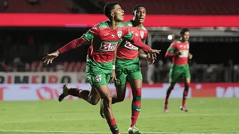 Renê marcou dois gols na vitória da Portuguesa contra o São Paulo