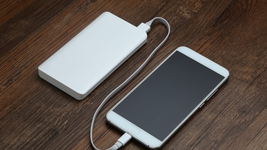 Powerbank — Foto: Freepik/xb100