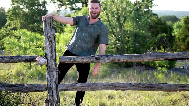 “Queer Eye” alum Bobby Berk reacted to Karamo Brown’s cast rift with a cheeky response.