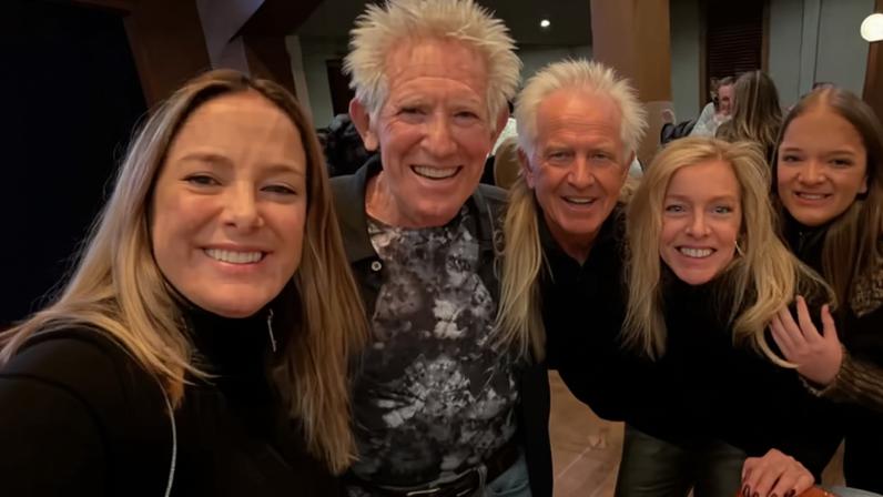 Ticiane Pinheiro, Rafa Justus e Sacha Chryzman com um turista — Foto: Reprodução/Instagram