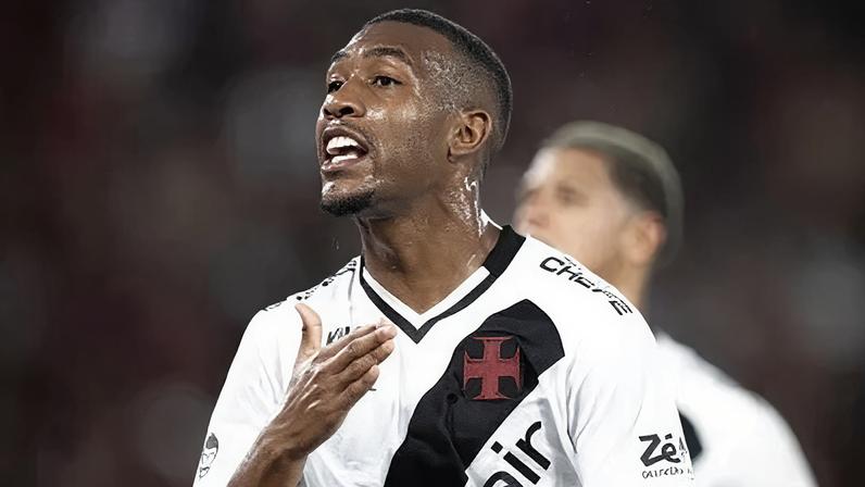 Rayan comemora gol pelo Vasco