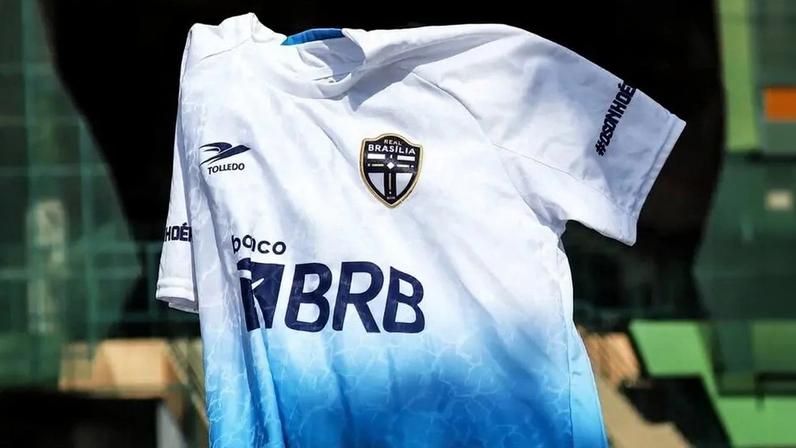 Camisa do Real Brasília com patrocínio do BRB. (Foto: Real Brasília/Divulgação)