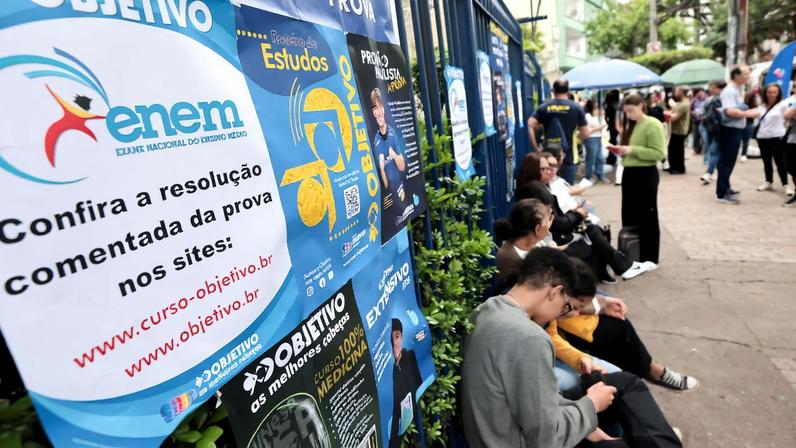 São Paulo (SP), 22/12/2025 - Retrospectiva 2025 - Foto feita em 09/11/2025 - Estudantes no primeiro dia de provas do ENEM na UNIP Vergueiro em São Paulo. Foto: Paulo Pinto/Agência Brasil.