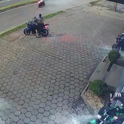 Ladrões invadem concessionária e fogem com 12 motos furtadas