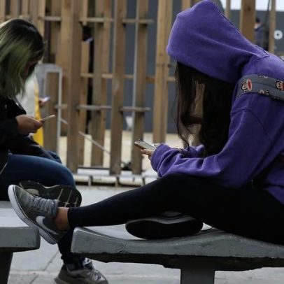 Reino Unido analisa proibição de redes sociais para crianças