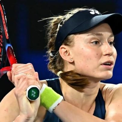 Rybakina avança às oitavas sem perder um set; Wang surpreende Nosková