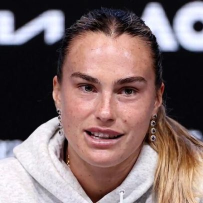 Sabalenka supera derrota de 2025 e busca retomar domínio
