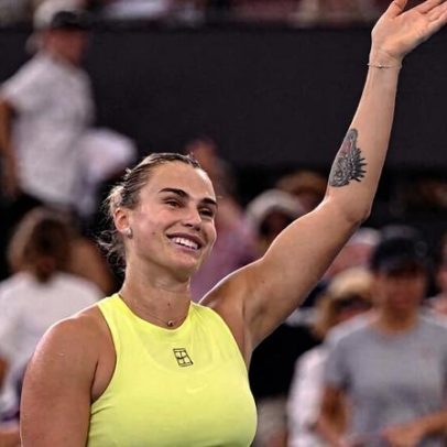 Sabalenka estreia na temporada e comenta críticas à sua apresentação