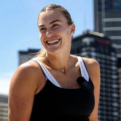 Sabalenka volta a pedir revanche com Kyrgios sob regras diferentes