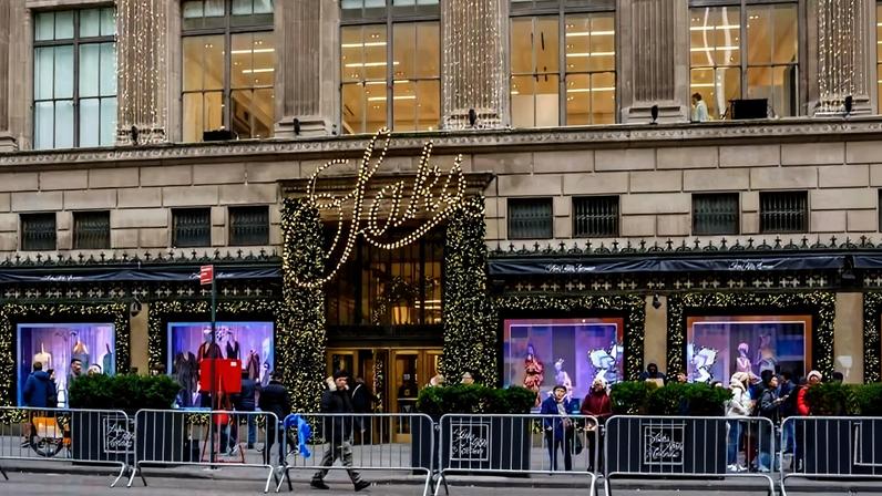 Loja da Saks Fifth Avenue em Nova York:fundada em 1867 e preferida dos ricos e famosos, rede não resistiu ao avanço do comércio online