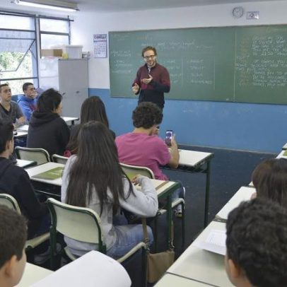 Piso do magistério tem reajuste de 5,4% e fica em R$ 5,1 mil em 2026