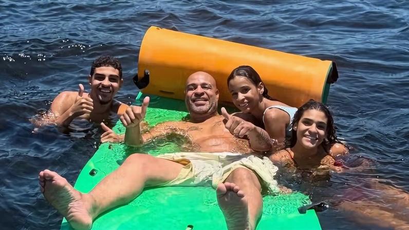 Adriano Imperador — Foto: Reprodução Instagram