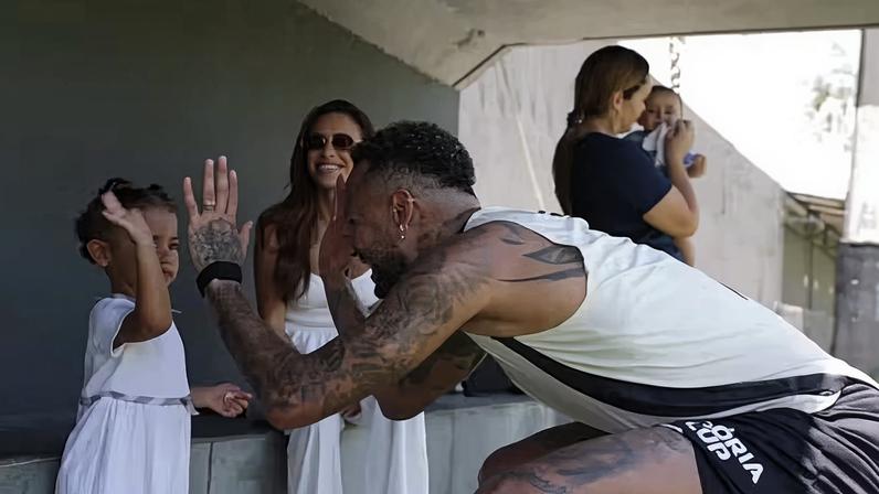 Mavie, filha de Neymar e Bruna Biancardi, elege o pai como 'mais legal' que a mãe — Foto: Reprodução Instagram