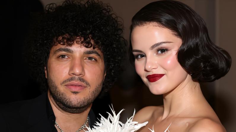 Selena Gomez e Benny Blanco no Globo de Ouro 2026 — Foto: Getty Images