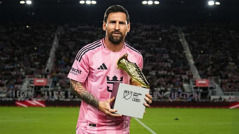 Lionel Messi recebe a Chuteira de Ouro como artilheiro da MLS em 2025 — Foto: Twitter/Inter Miami