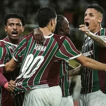 Fluminense vence clássico na chuva e afunda Flamengo