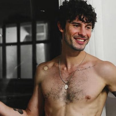 Médica relata procedimentos de Shawn Mendes no Brasil e melhora de desempenho