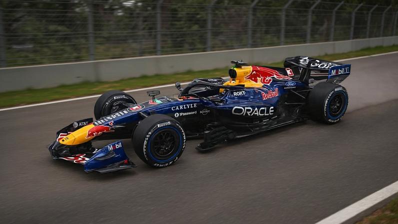 Red Bull lança o RB22, carro da equipe para a F1 2026 — Foto: Divulgação