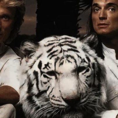 Andrew Garfield e Jude Law surgem caracterizados como Siegfried e Roy