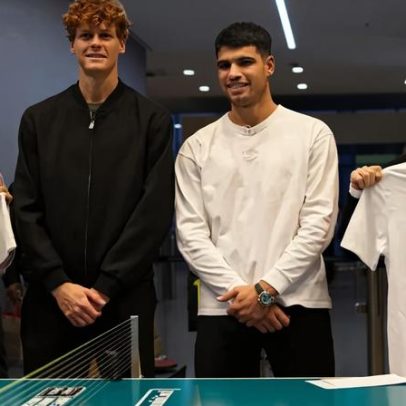 Alcaraz e Sinner testam habilidades no tênis de mesa