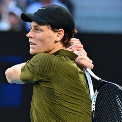 Sinner joga na Margaret Court às 4h; Iga abre sessão noturna da Laver