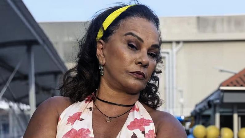 Em comemoração dos 60 anos de TV Globo em 2025, Solange Couto voltou a se caracterizar como Dona Jura, famosa personagem de 'O Clone' — Foto: Leo Rosário/TV Globo