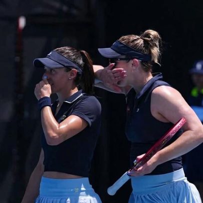 Stefani vence Dabrowski e avança às quartas de final