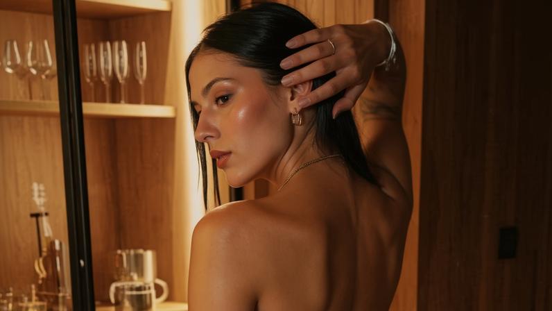 Recém-solteira, Ana Castela aposta em look com superdecote nas costas; veja — Foto: Reprodução/Instagram