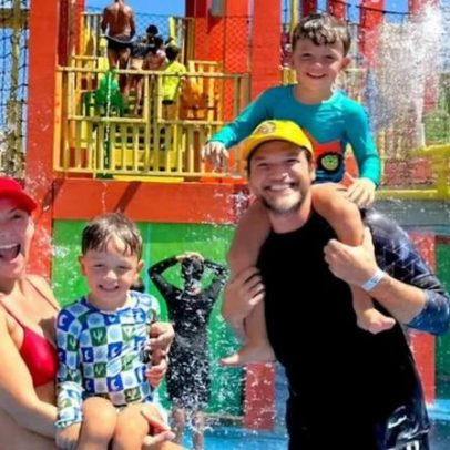 Fabiula Nascimento e Emilio Dantas celebram 4 anos dos gêmeos em viagem