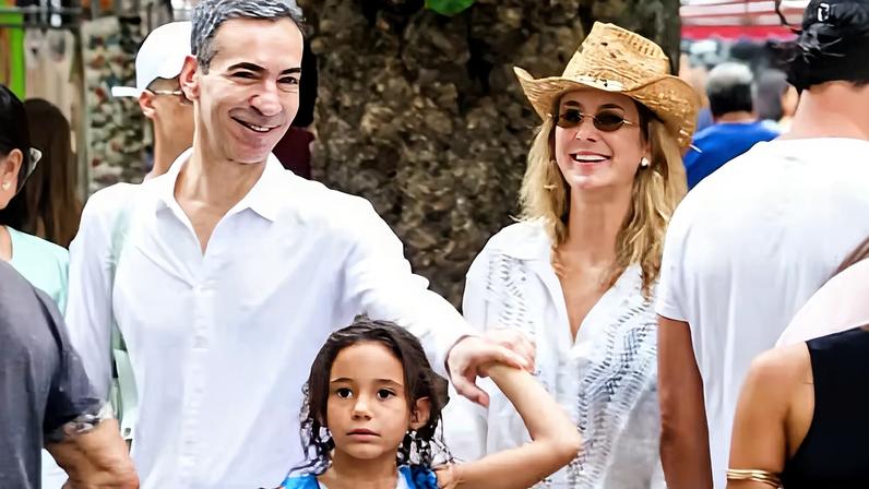 César Tralli aproveita folga em passeio com Ticiane Pinheiro e a filha no Rio — Foto: Dan Delmiro / Agnews