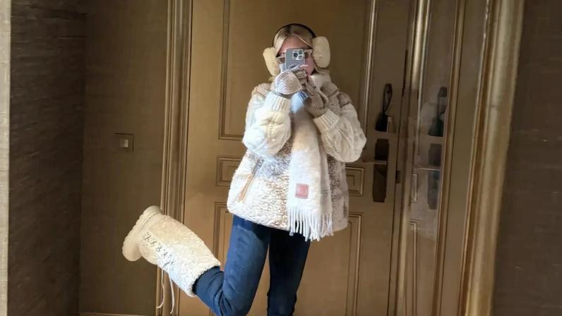 Sydney Sweeney retorna à American Eagle em primeira postagem após controvérsia