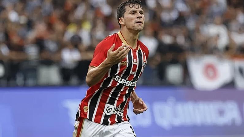 Tapia comemora gol do São Paulo contra o Corinthians na Neo Química Arena