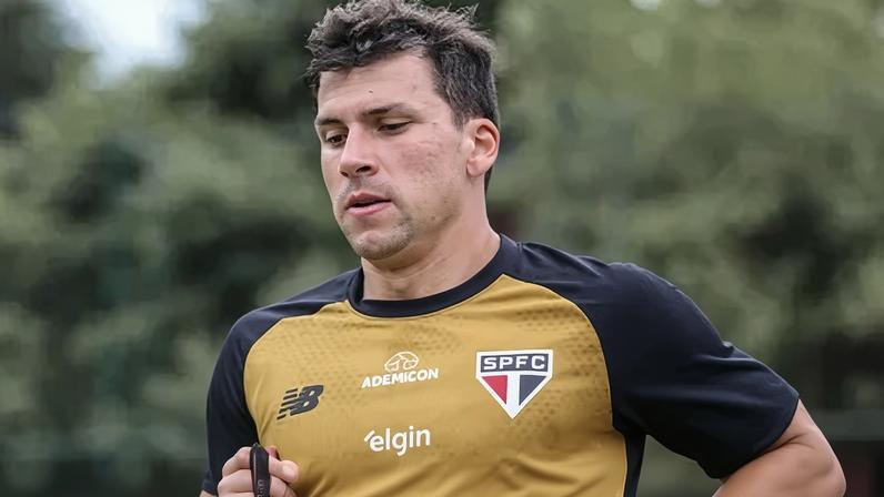 Tapia em treino do São Paulo