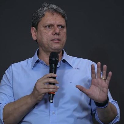 Tarcísio reafirma lealdade a Bolsonaro e descarta disputa presidencial