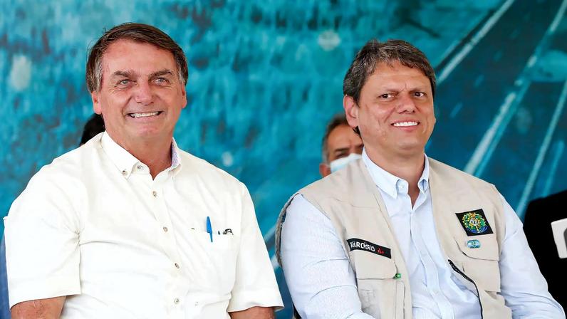 Flávio afirmou que Bolsonaro deve dizer a Tarcísio que sua reeleição em São Paulo é "fundamental" para "derrotar o PT" no estado. (Foto: Alan Santos/PR)