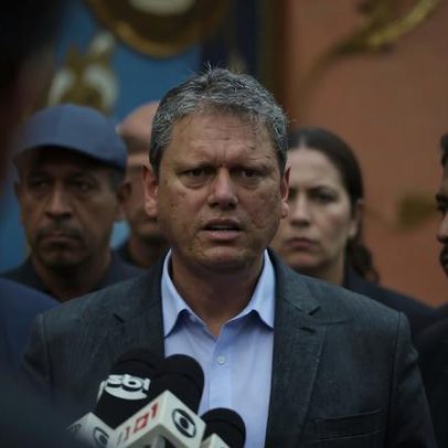 Tarcísio reage ao comentário da esposa sobre CEO; aliados de Bolsonaro reagem