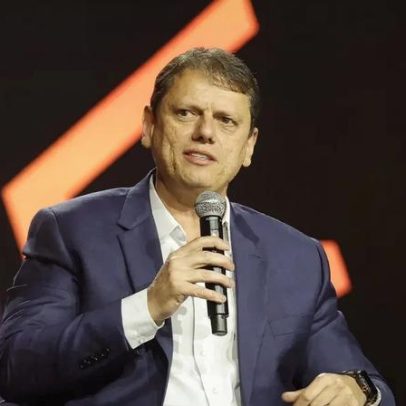 Tarcísio afirma que Flávio está consolidado para presidente e nega atritos