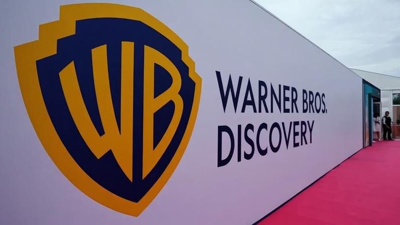 Logotipo da Warner Bros em Cannes, França