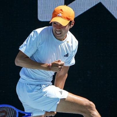 Tien diz que pode jogar ainda melhor, mas respeita Zverev