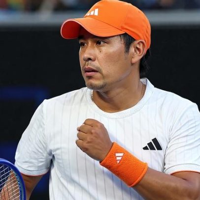 Tien vence Medvedev e avança às quartas na Austrália