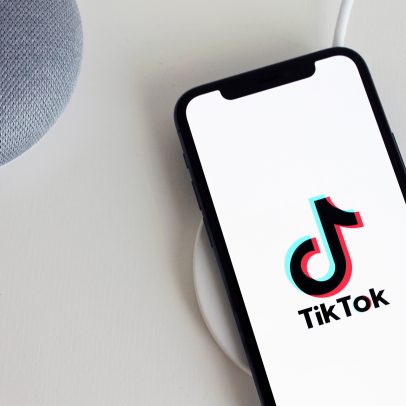 TikTok registra alta de 150% em desinstalações nos EUA após mudança na gestão