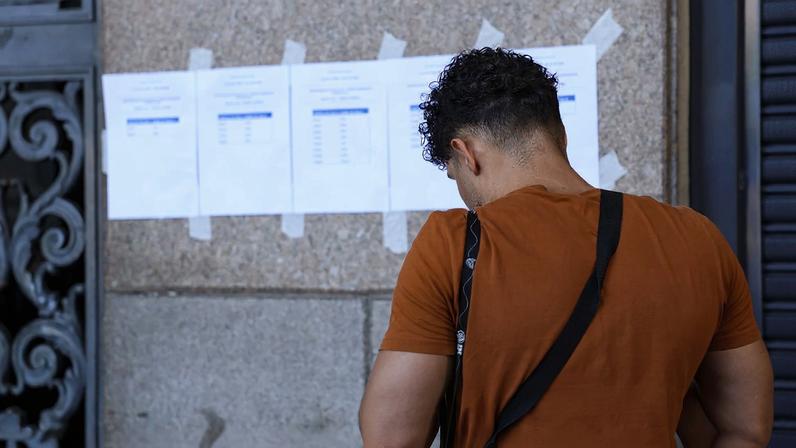 Candidatos chegam ao local de prova do Concurso Nacional Unificado (CNU), no centro do Rio de Janeiro. Foto: Tomaz Silva/Agência Brasil