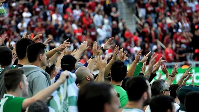 Torcida do Coritiba na Arena da Baixada. Foto: Divulgação/Coritiba