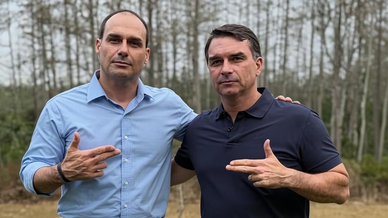 Tour internacional foi discutido com Eduardo em viagem de Flávio aos EUA