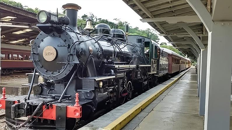 Passeio de maria-fumaça em Minas Gerais oferece cardápio completo